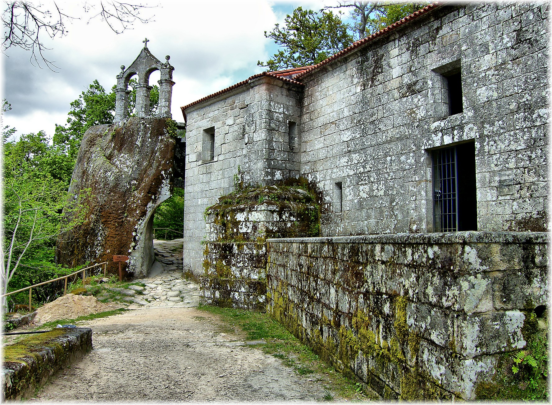 Abbey of San Pedro de Rochas, in Esgos